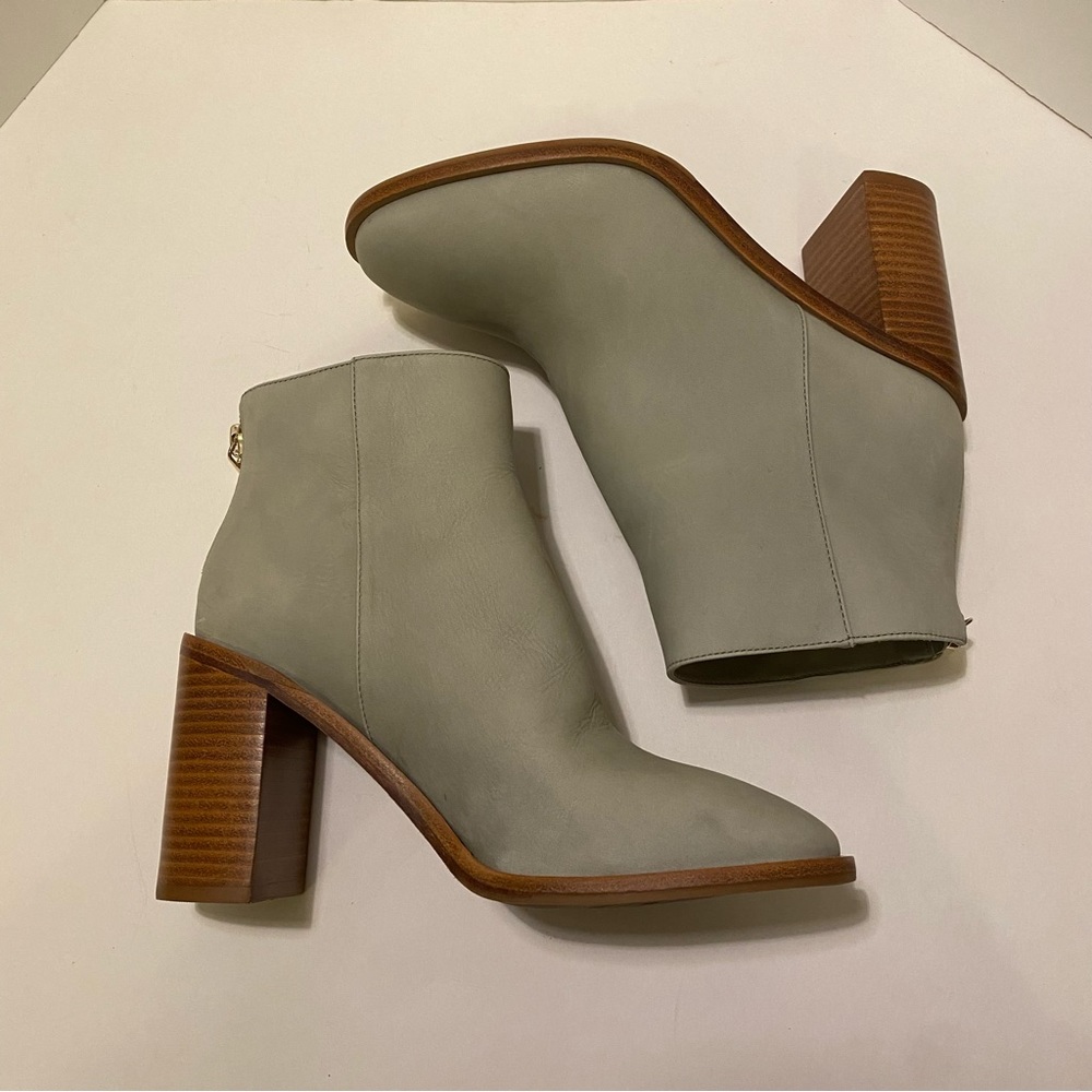 New Antonio Melani Cammden silver sage leather bootie boots stacked heel 6